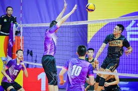 德州扑克后期如何避免大错（德州扑克后期减少重大失误的策略）