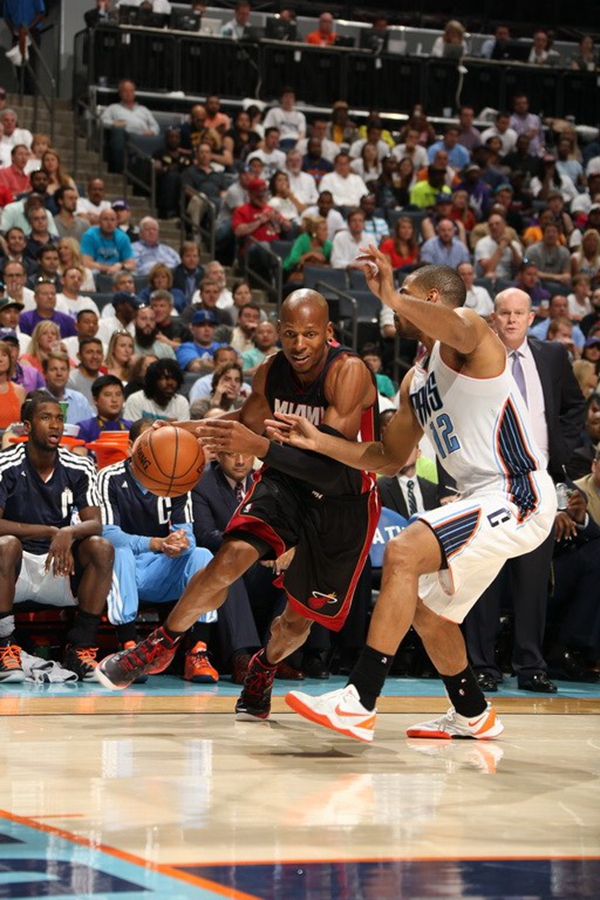 年比洞赛选 年比洞赛选